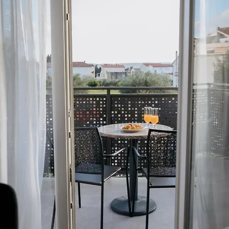 Lila 1 Kaštela