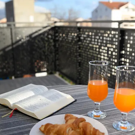 Lila 1 Apartman *